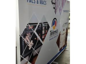 Totem Tissu Tendu dos opaque avec impression couleurs face avant Autoportant 3x2m pour Telemis SA/AG (Neuch�tel) � Neuchatel
